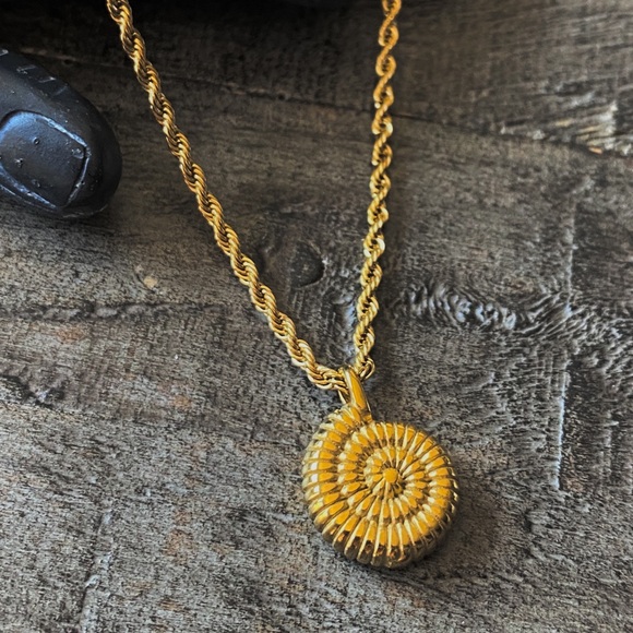 Anthropologie Jewelry - NEW Gold Plated Spiral Shell Pendant Necklace